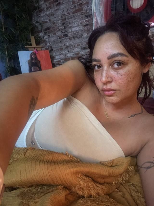 I do hookups and sexchats with nudes and videos - Image 3